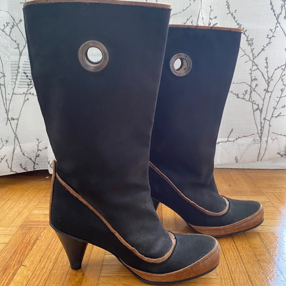 Rare - Vintage Fly London boots